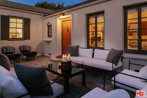 $2,595,000 | 910 Masselin Avenue, Los Angeles, CA 90036