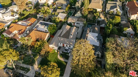 $2,595,000 | 910 Masselin Avenue, Los Angeles, CA 90036