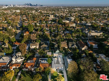 $2,595,000 | 910 Masselin Avenue, Los Angeles, CA 90036