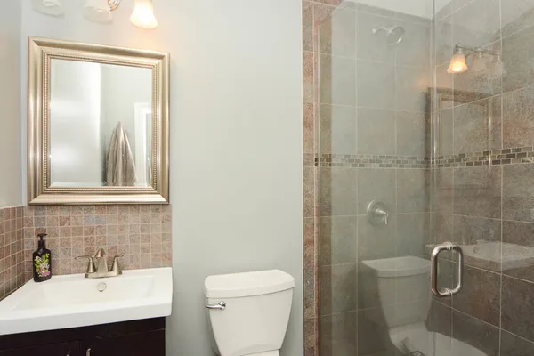 $2,400 | 949 North Winchester Avenue, Unit 3, Chicago, IL 60622