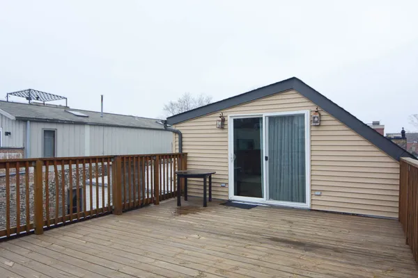 $2,400 | 949 North Winchester Avenue, Unit 3, Chicago, IL 60622