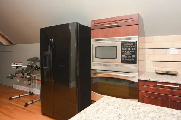 $2,400 | 949 North Winchester Avenue, Unit 3, Chicago, IL 60622