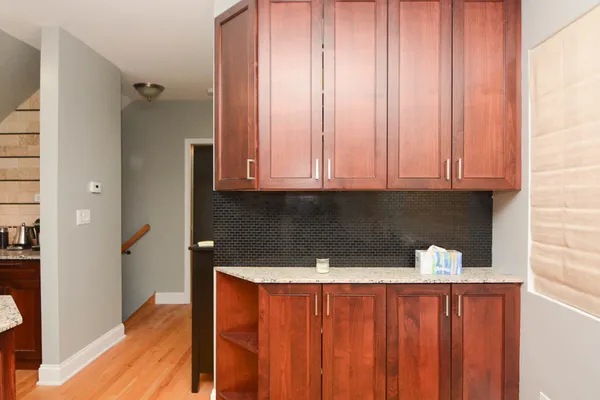 $2,400 | 949 North Winchester Avenue, Unit 3, Chicago, IL 60622