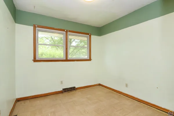 $190,000 | 1757 Vaughn Drive, Manhattan, KS 66502