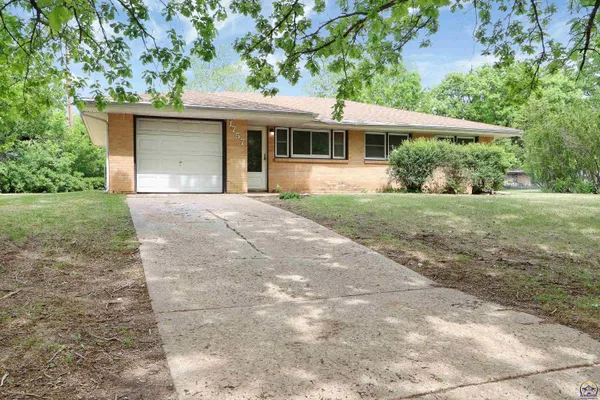 $190,000 | 1757 Vaughn Drive, Manhattan, KS 66502