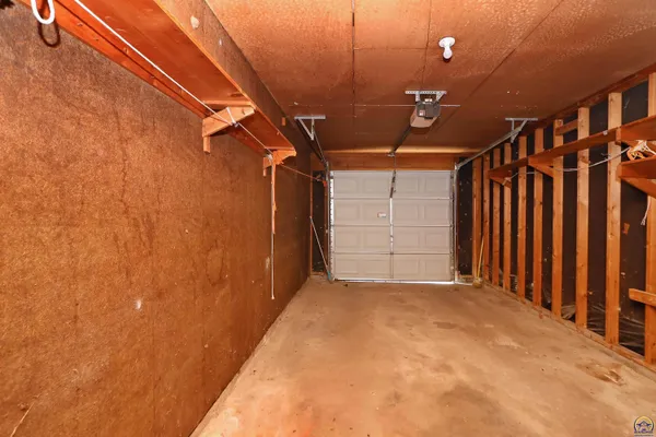 $190,000 | 1757 Vaughn Drive, Manhattan, KS 66502