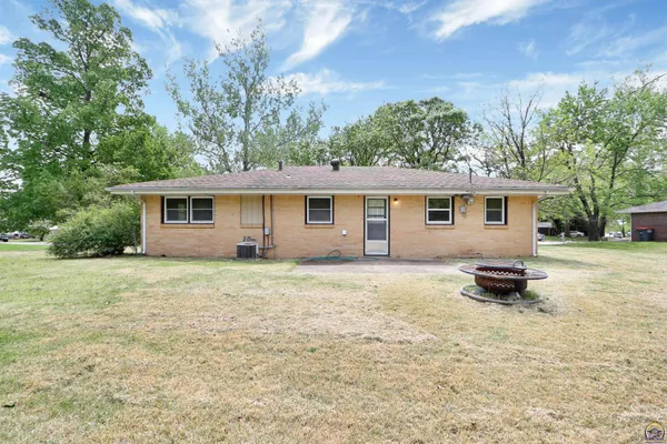 $190,000 | 1757 Vaughn Drive, Manhattan, KS 66502