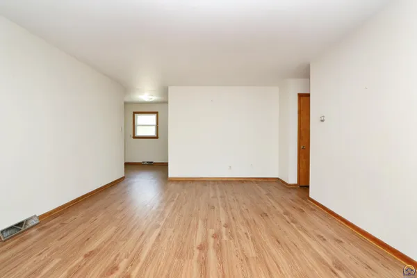 $190,000 | 1757 Vaughn Drive, Manhattan, KS 66502