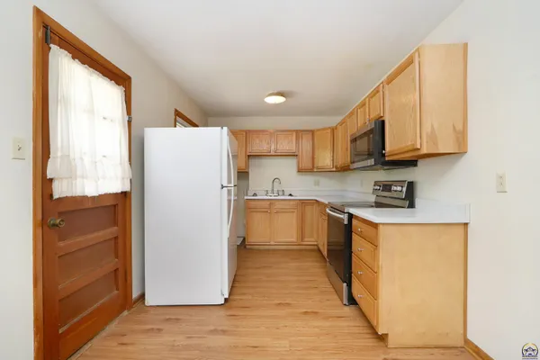 $190,000 | 1757 Vaughn Drive, Manhattan, KS 66502