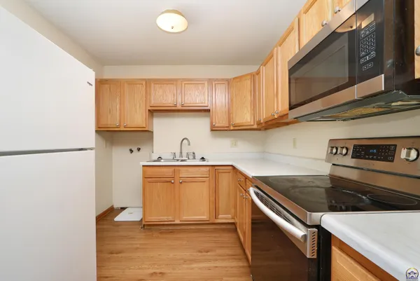 $190,000 | 1757 Vaughn Drive, Manhattan, KS 66502