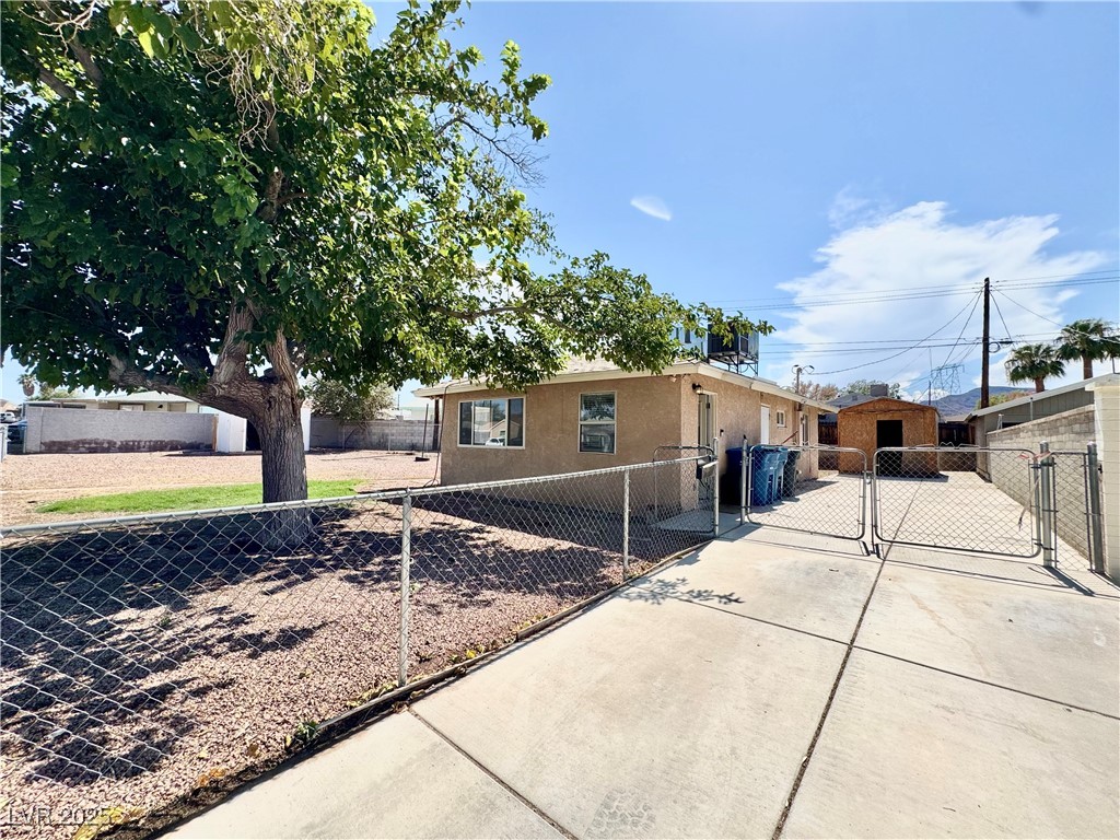 632 National Street Henderson, NV 89015 - Photo 5 of 38