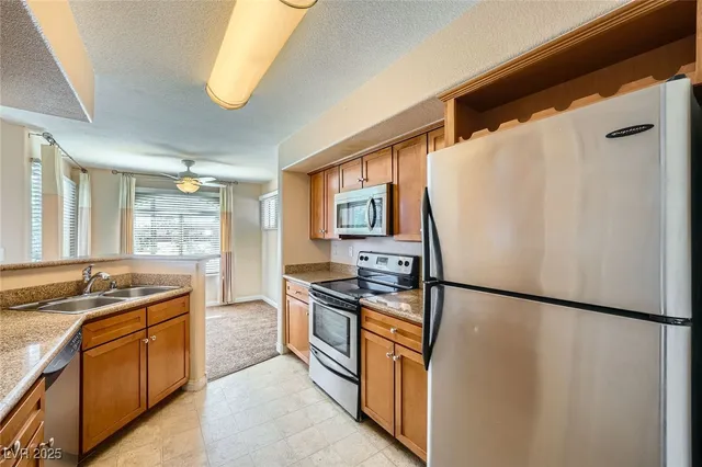 $1,100 | 4400 South Jones Boulevard, Unit 2007, Las Vegas, NV 89103