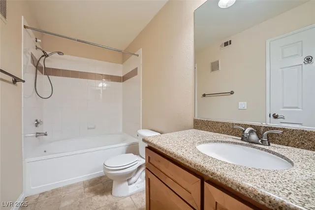 $1,100 | 4400 South Jones Boulevard, Unit 2007, Las Vegas, NV 89103