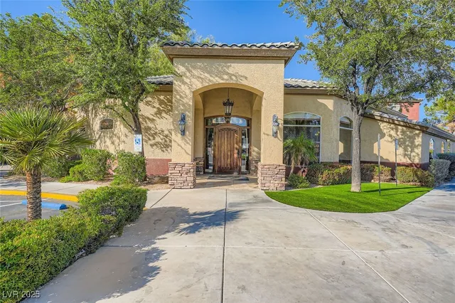 $1,100 | 4400 South Jones Boulevard, Unit 2007, Las Vegas, NV 89103