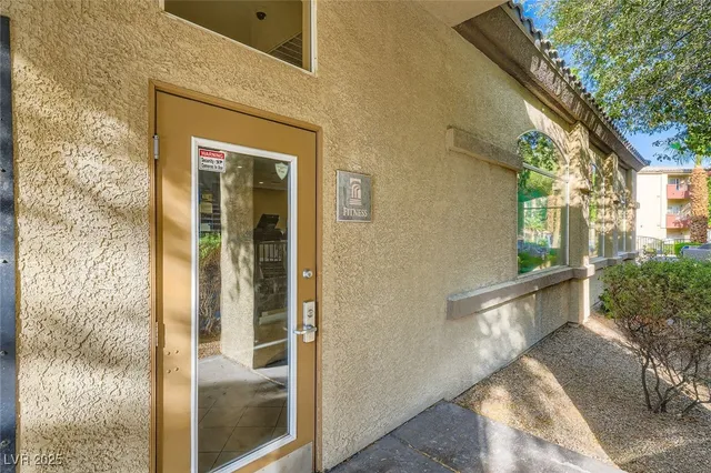 $1,100 | 4400 South Jones Boulevard, Unit 2007, Las Vegas, NV 89103