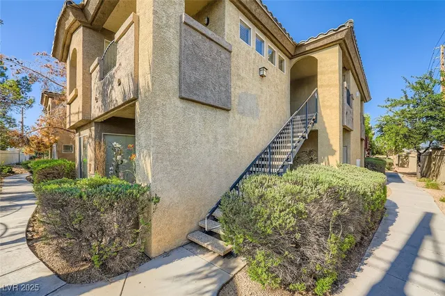 $1,100 | 4400 South Jones Boulevard, Unit 2007, Las Vegas, NV 89103