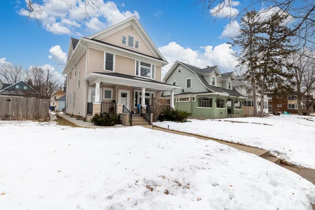 $775,000 | 1997 Laurel Avenue, St. Paul, MN 55104