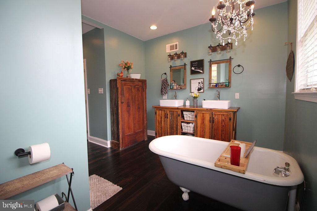 555 Fingerboard Schoolhouse Road Earleville, MD 21919 - Photo 24 of 69 Master Bath