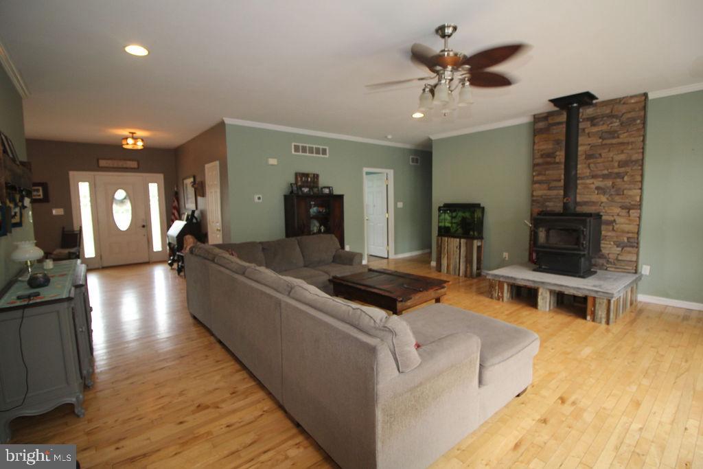 555 Fingerboard Schoolhouse Road Earleville, MD 21919 - Photo 7 of 69 Living Room