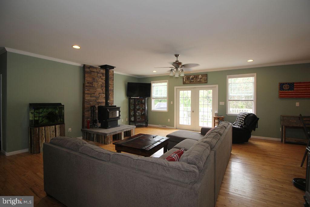 555 Fingerboard Schoolhouse Road Earleville, MD 21919 - Photo 10 of 69 Living Room