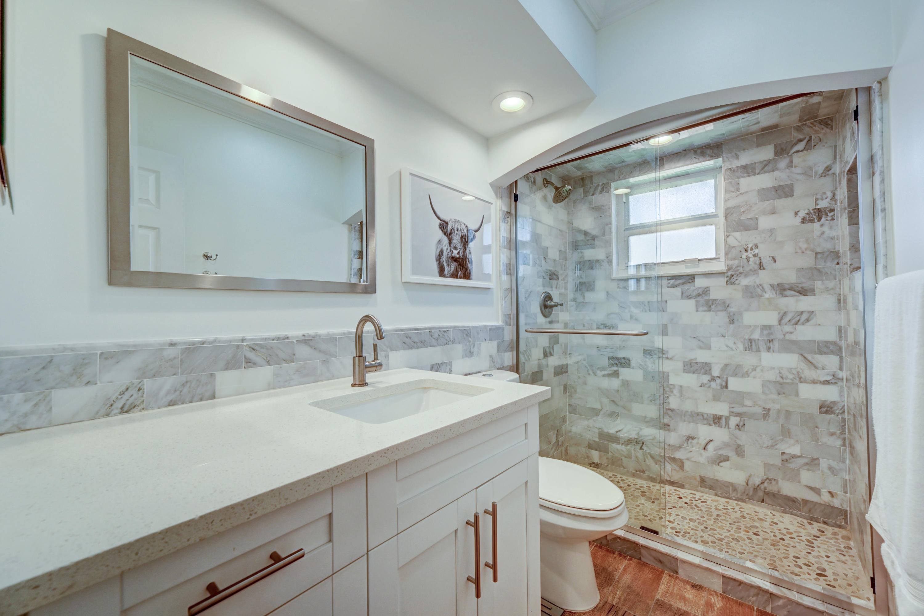 336 Northwest 11th Avenue Boca Raton, FL 33486 - Photo 25 of 43 GUEST BATHROOM