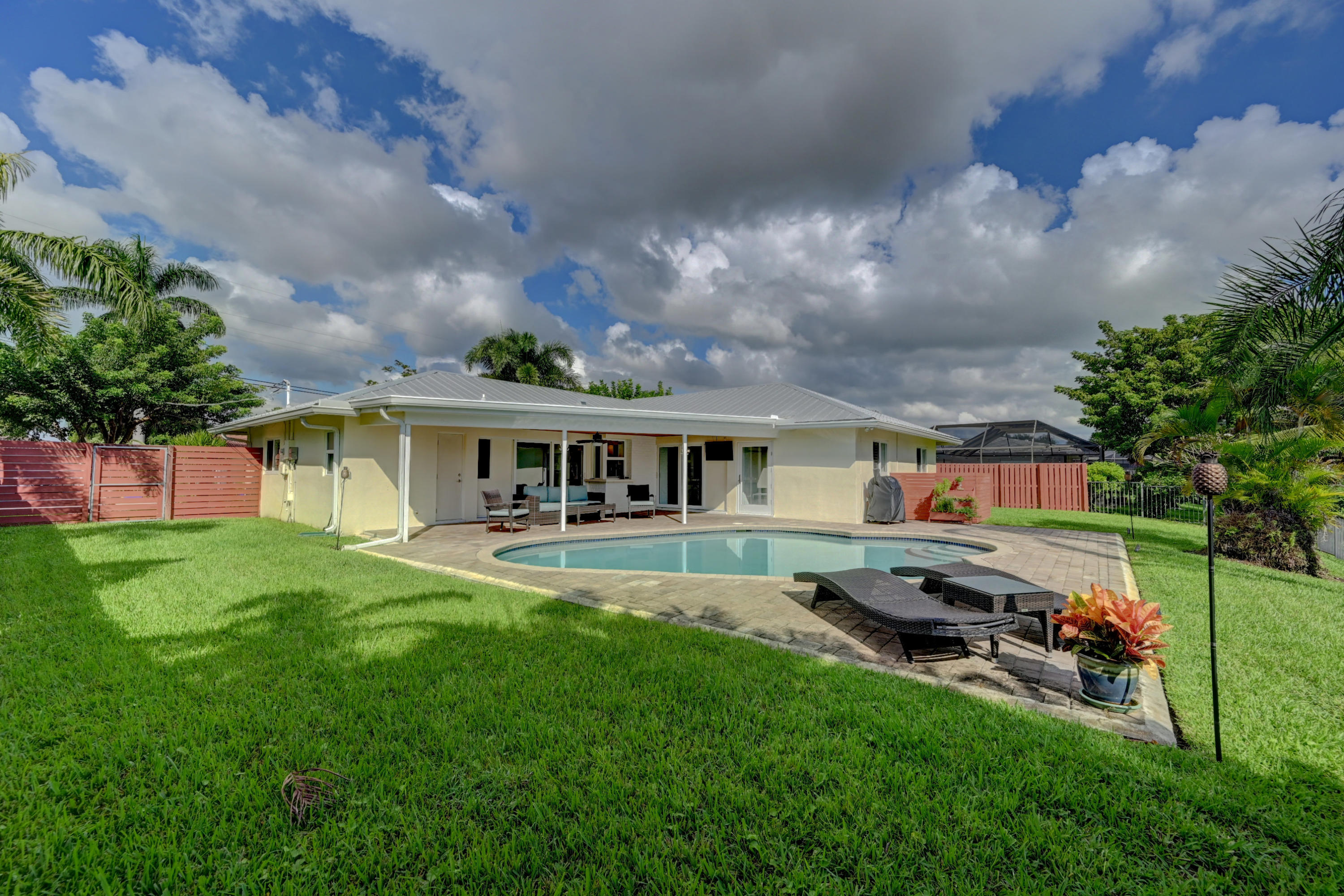 336 Northwest 11th Avenue Boca Raton, FL 33486 - Photo 32 of 43 BACKYARD