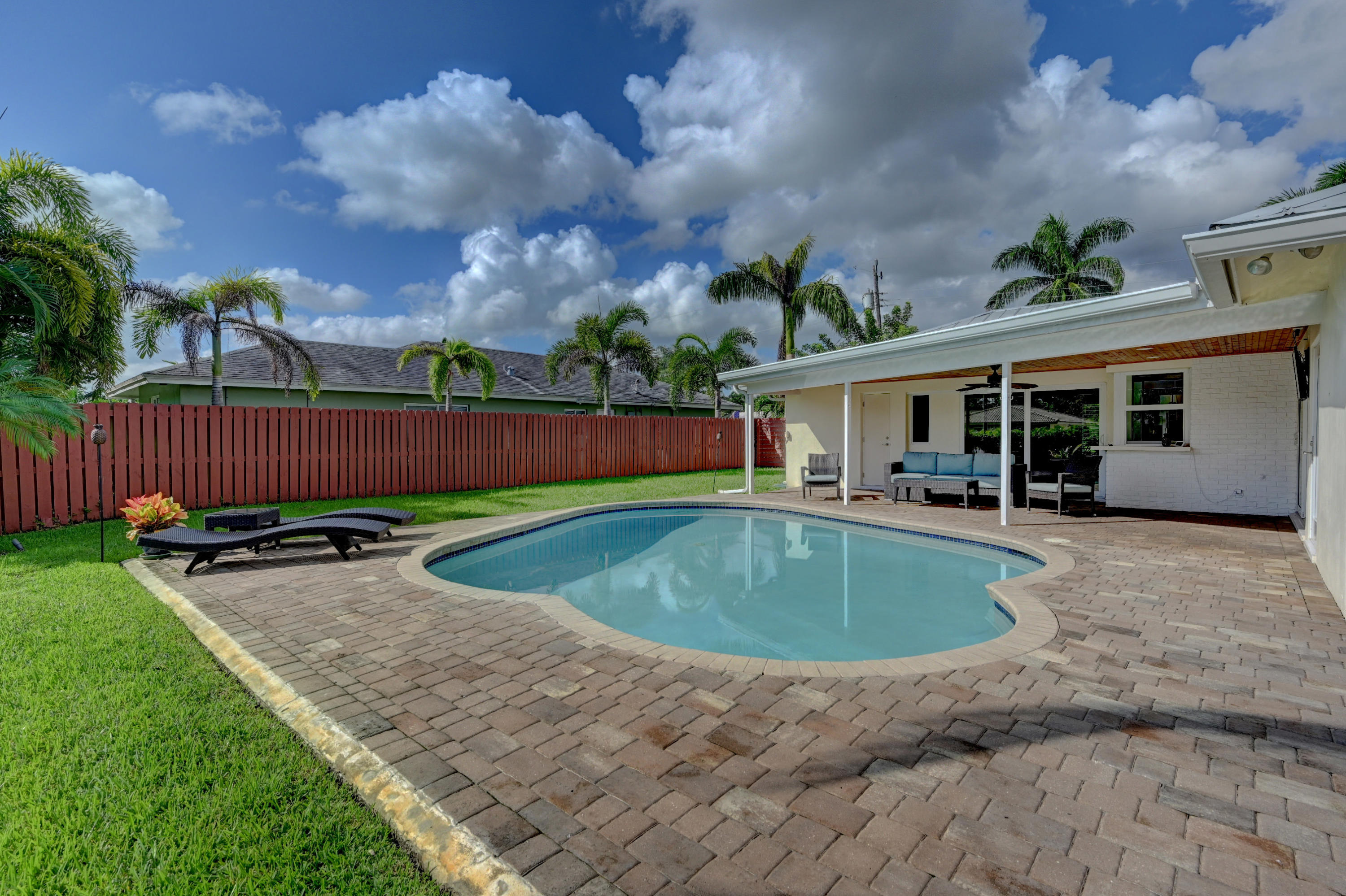 336 Northwest 11th Avenue Boca Raton, FL 33486 - Photo 33 of 43 POOL AND DECK