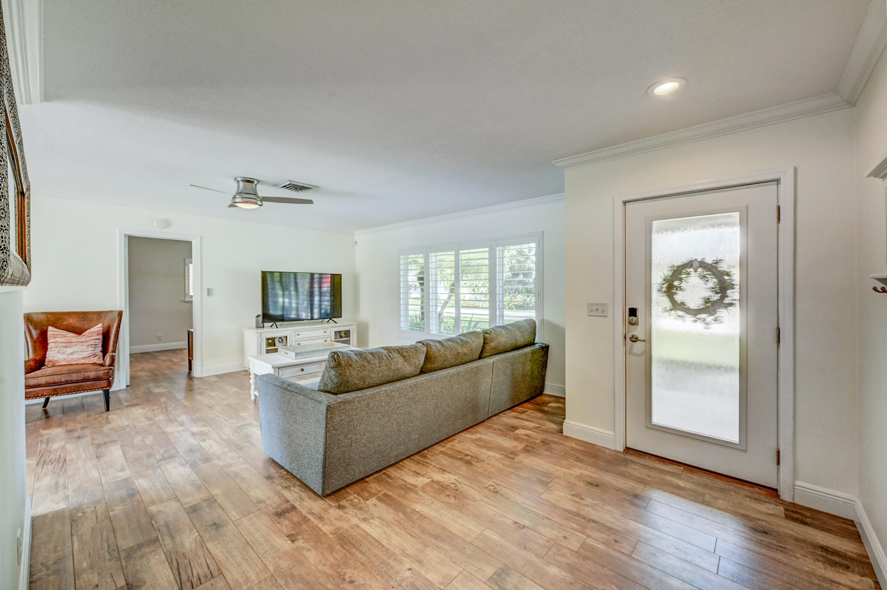 336 Northwest 11th Avenue Boca Raton, FL 33486 - Photo 6 of 43 LIVING ROOM