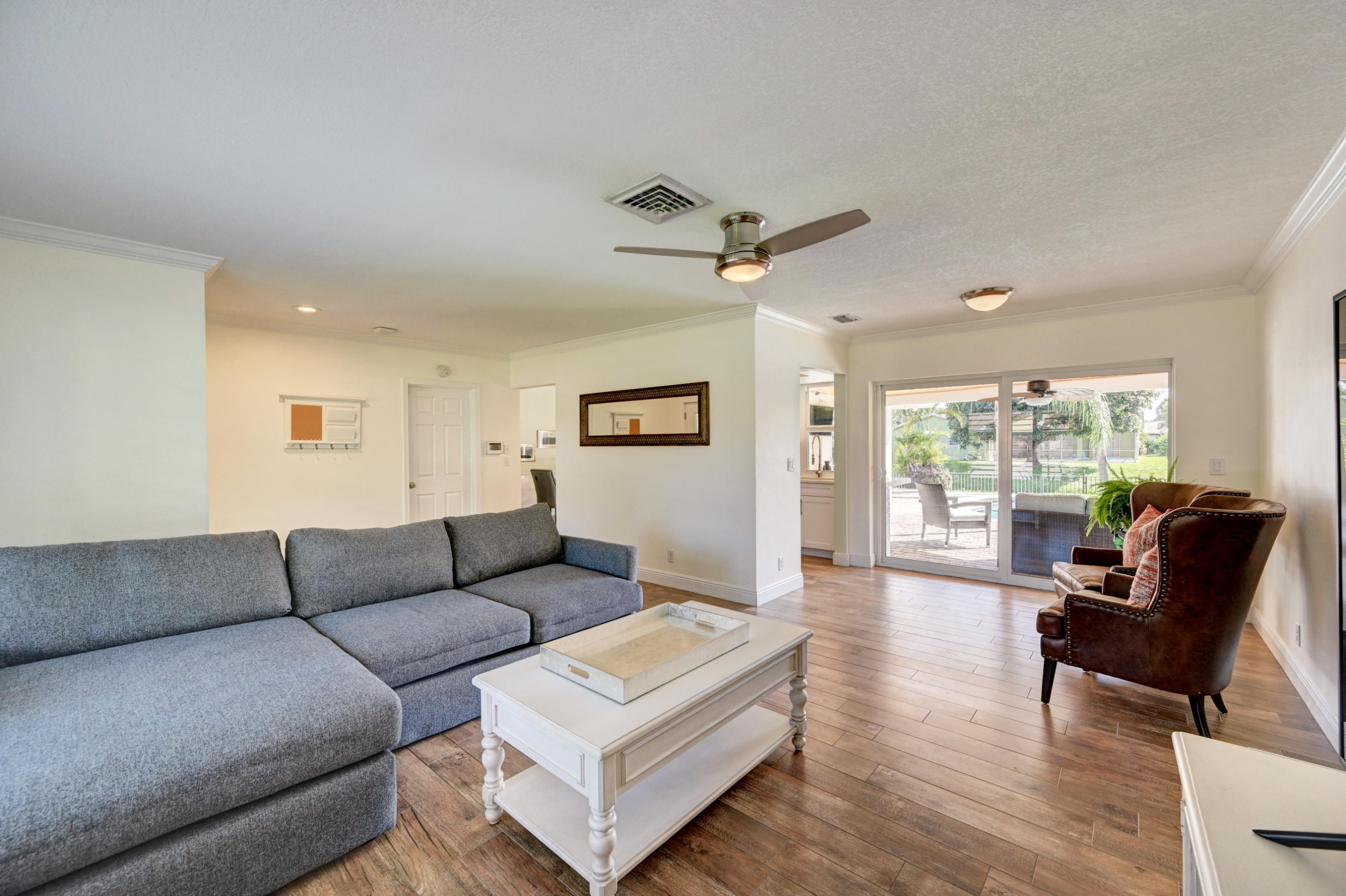336 Northwest 11th Avenue Boca Raton, FL 33486 - Photo 7 of 43 LIVING ROOM