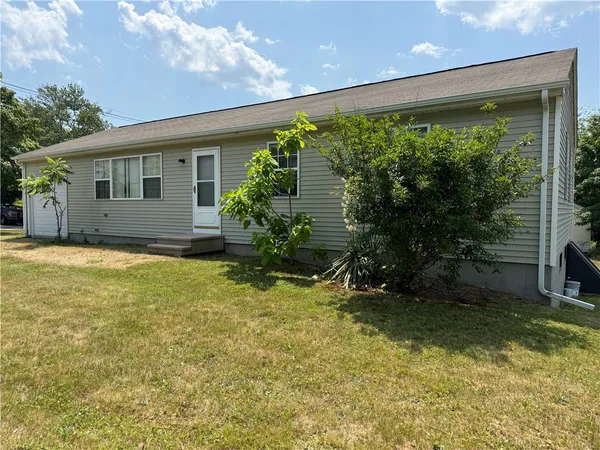 $2,850 | 16 Brenden Street, Westerly, RI 02891