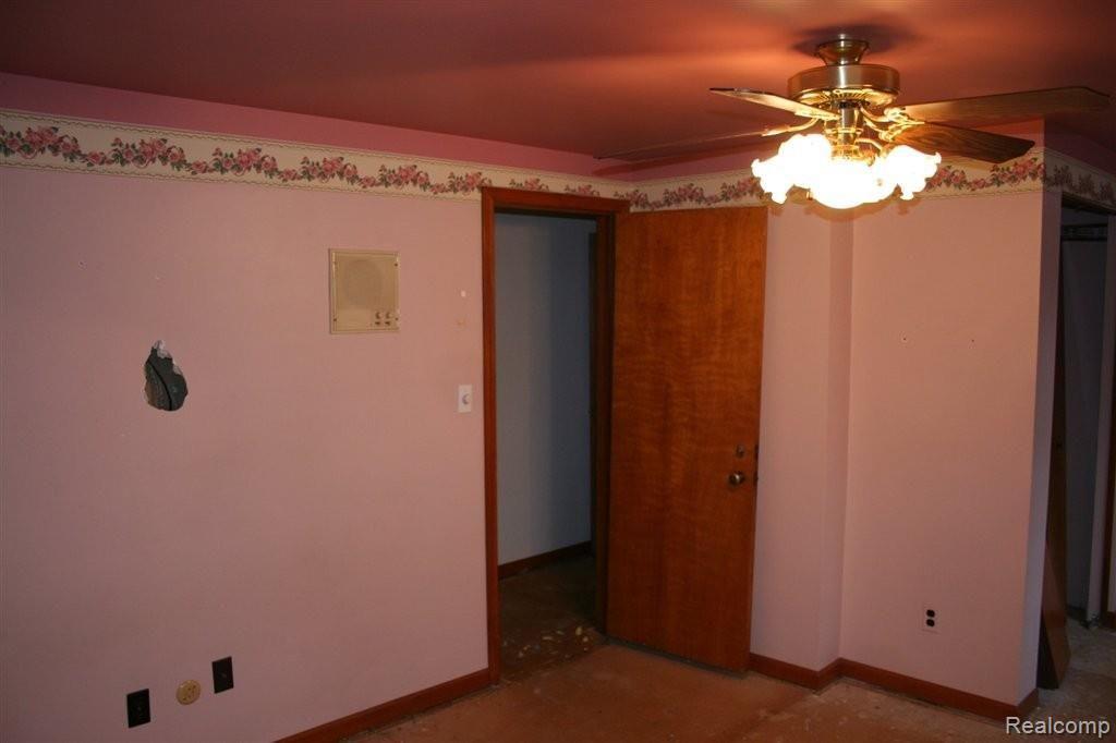 852 East Gunn Road Rochester, MI 48306 - Photo 17 of 25 2012-11-12 12.33.55.jpg