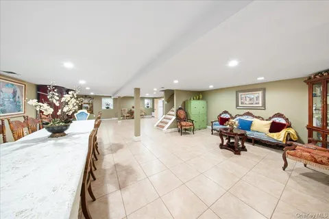 $1,529,900 | 9 Robert Circle, Syosset, NY 11791