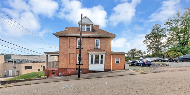 144 Monroe Street Rochester, PA 15074 - Photo 5 of 22