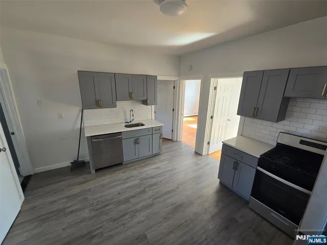 $1,950 | 86 Center Street, Unit 3, Clifton, NJ 07011