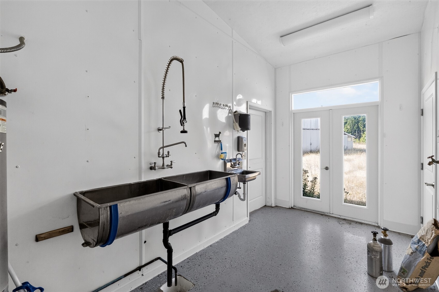 1002 Lemmon Road Port Angeles, WA 98362 - Photo 9 of 27 Gallery Image 9
