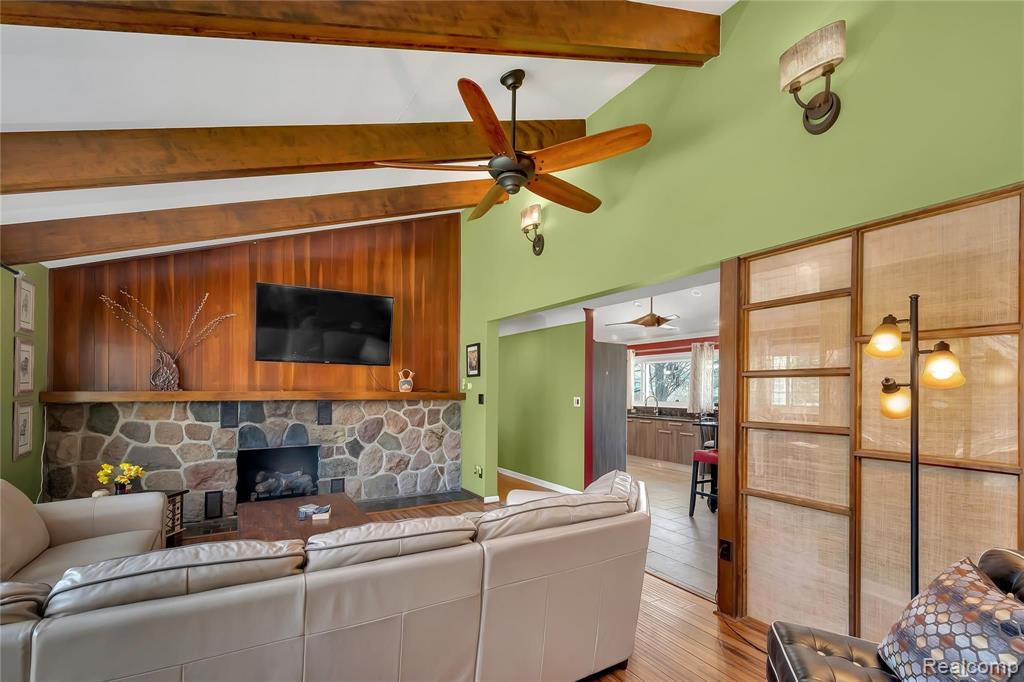 2403 East Square Lake Road Troy, MI 48085 - Photo 12 of 29