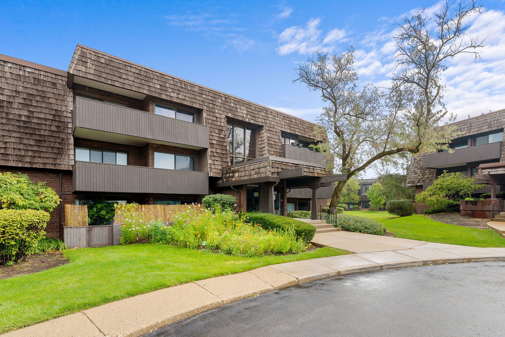 513 Timber Ridge Drive, Unit 208 Carol Stream, IL 60188 - Photo 1 of 20