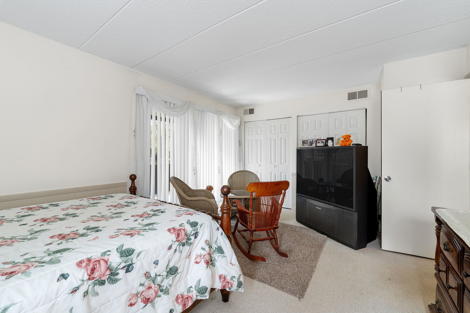 513 Timber Ridge Drive, Unit 208 Carol Stream, IL 60188 - Photo 9 of 20