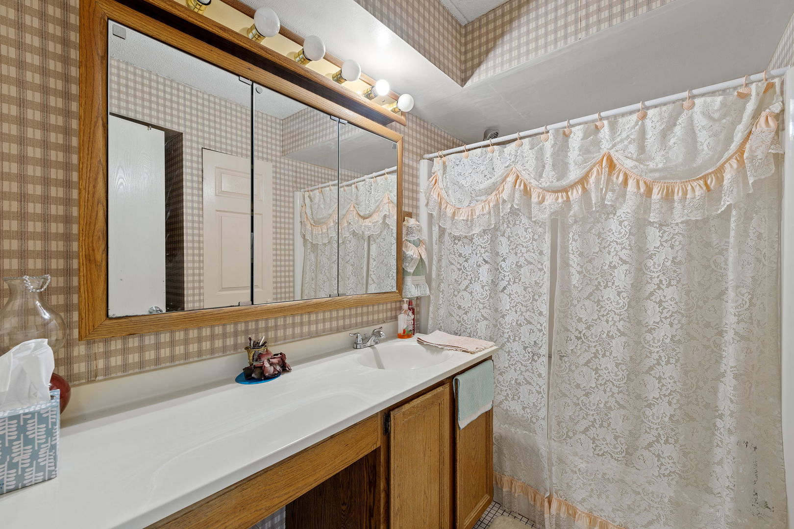 513 Timber Ridge Drive, Unit 208 Carol Stream, IL 60188 - Photo 10 of 20