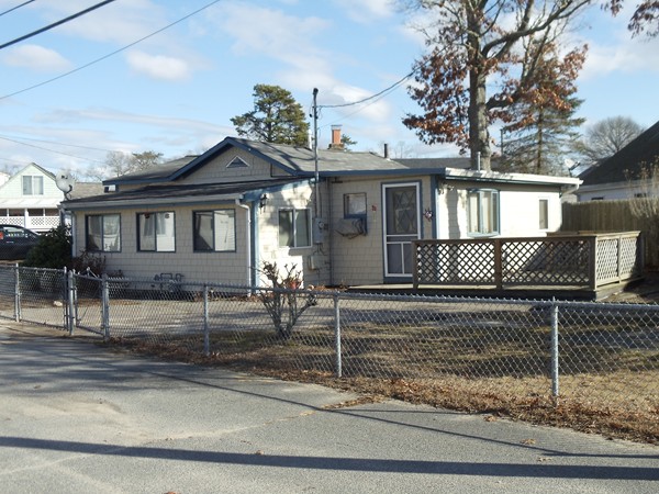 6 Columbia Street Wareham, MA 02571 - Photo 1 of 21 Gallery Image 1