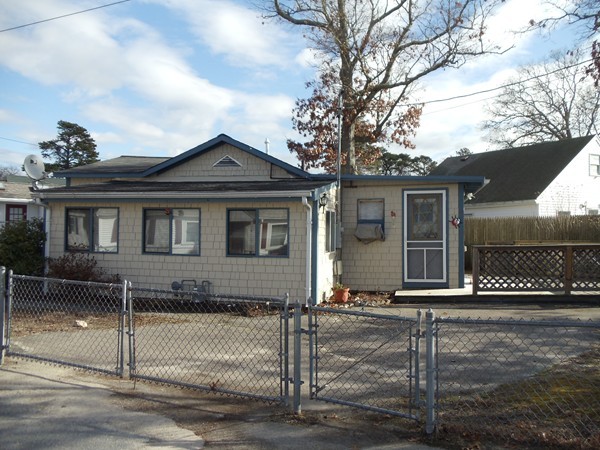 6 Columbia Street Wareham, MA 02571 - Photo 2 of 21 Gallery Image 2