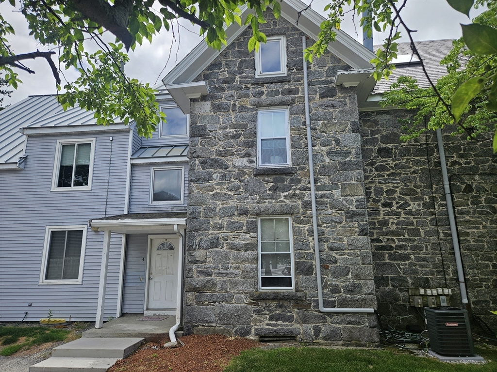 325 Mammoth Road, Unit 1 Lowell, MA 01854 - Photo 3 of 16