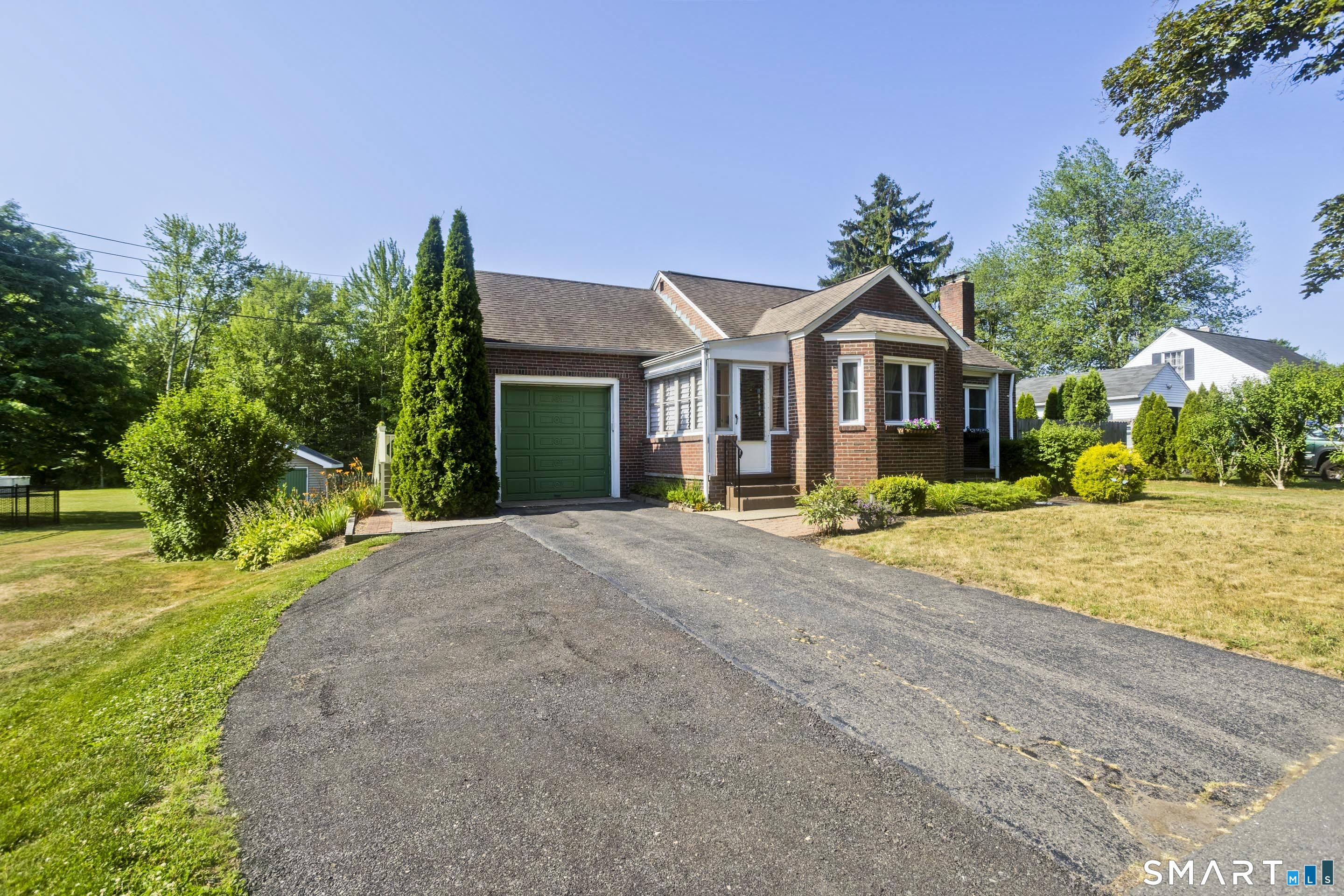 4 Third Street Enfield, CT 06082 - Photo 2 of 37