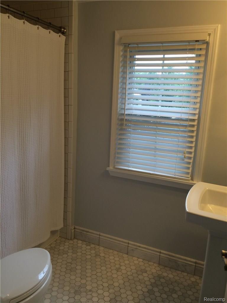 1378 Audubon Road Grosse Pointe, MI 48230 - Photo 39 of 60 IMG_1687.JPG