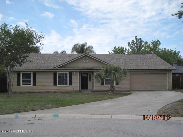 front view of house with a yard
