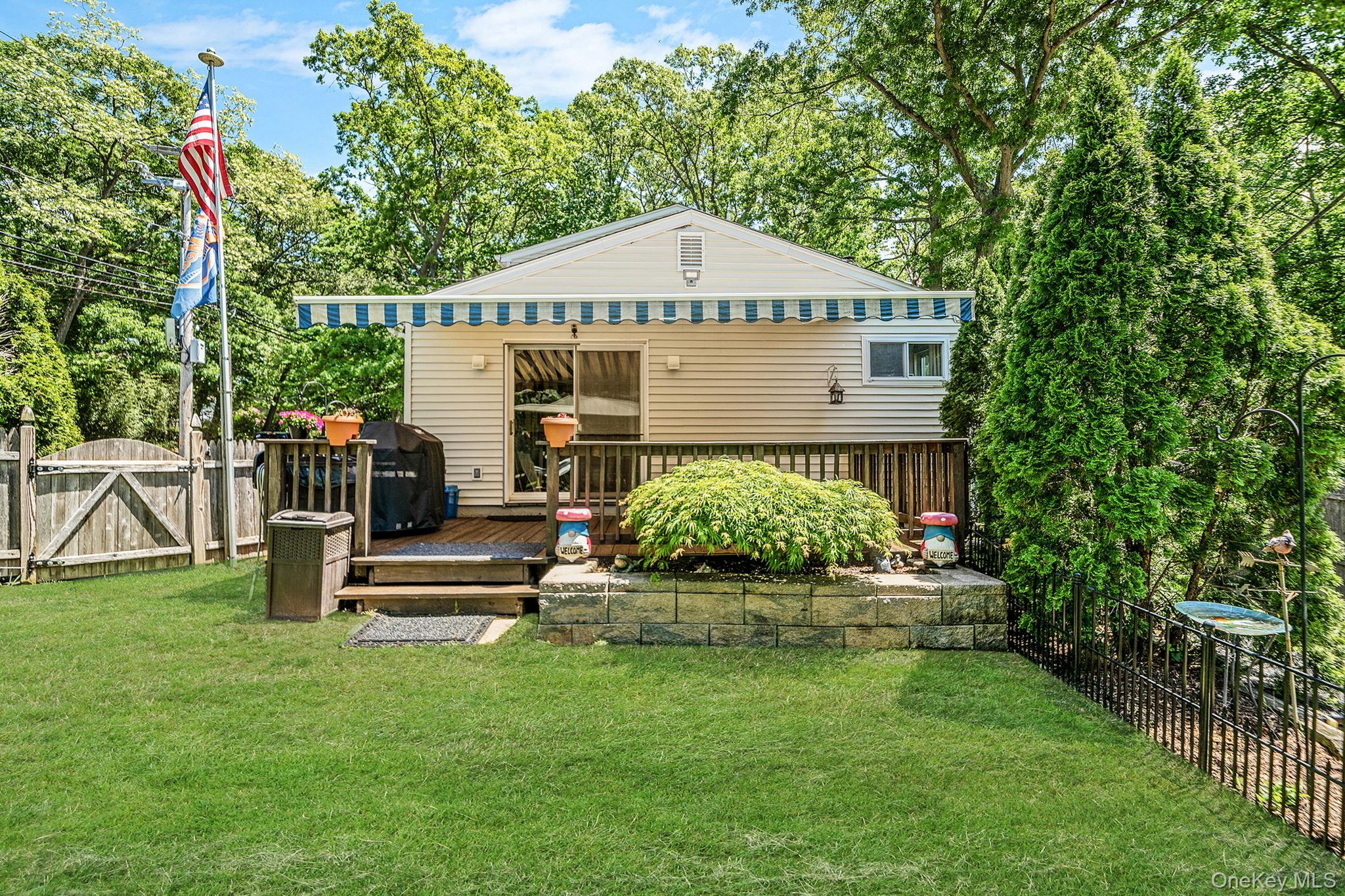 242 Lower Rocky Point Road Sound Beach, NY 11789 - Photo 26 of 36
