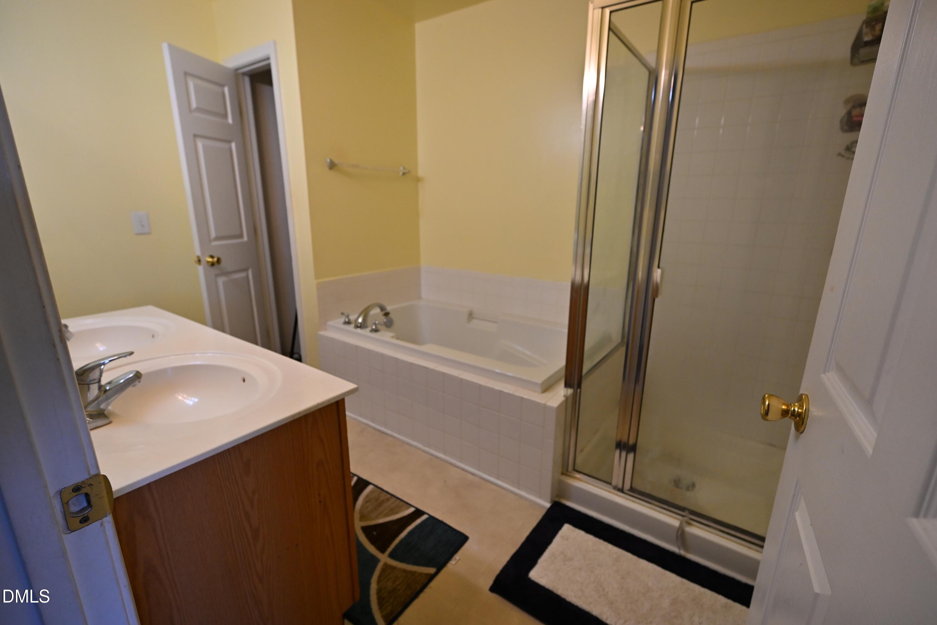 8640 Neuse Landing Lane, Unit 105 Raleigh, NC 27616 - Photo 12 of 32 DSC_1137