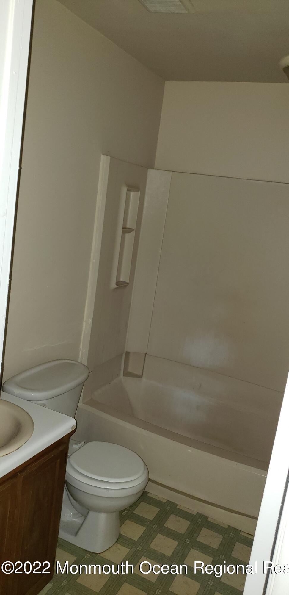 31 Pin Oak Lane Little Egg Harbor, NJ 08087 - Photo 6 of 10 Full bath-2nd. floor