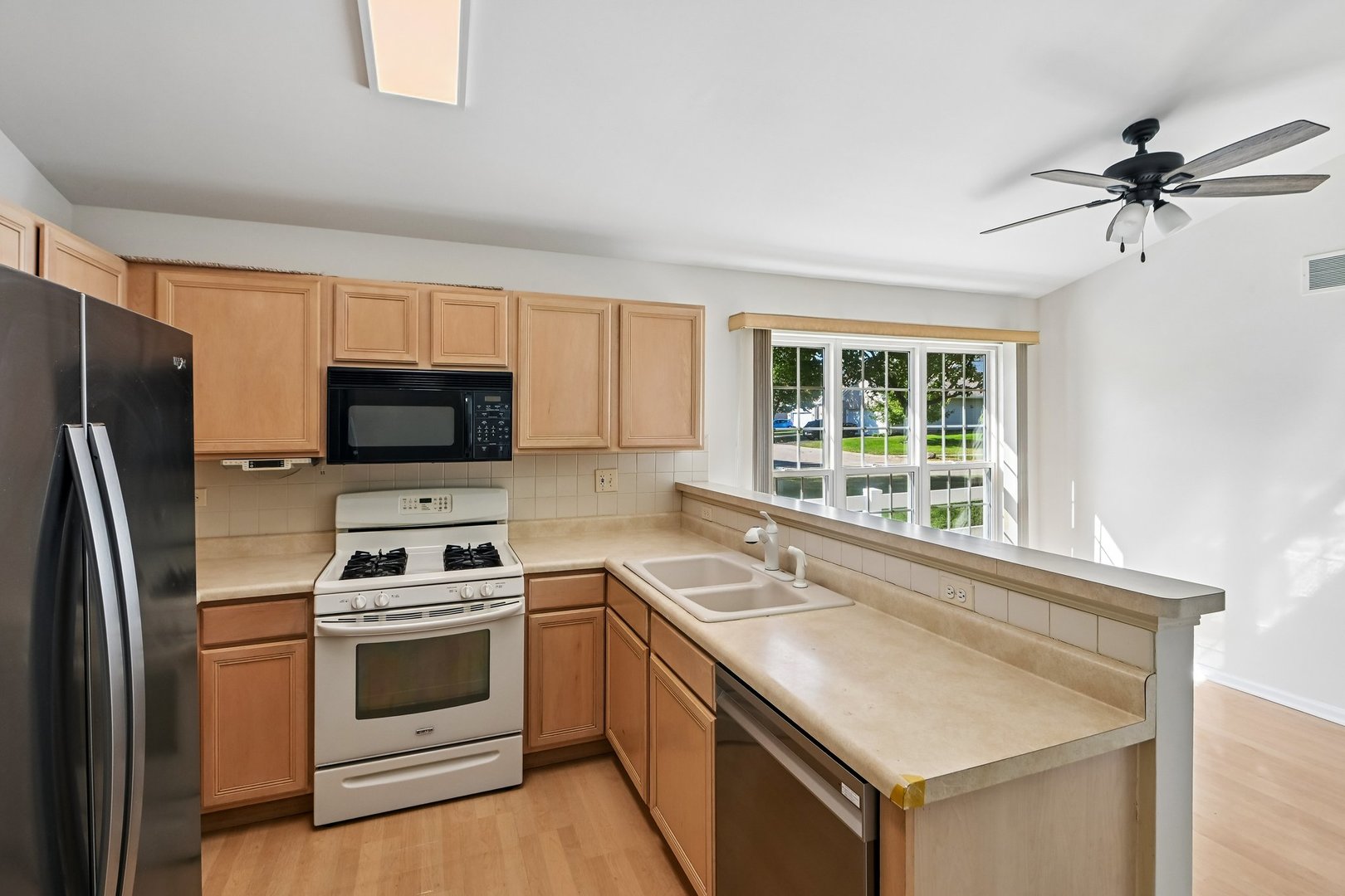 298 Haber Road Cary, IL 60013 - Photo 13 of 39 Gallery Image 13