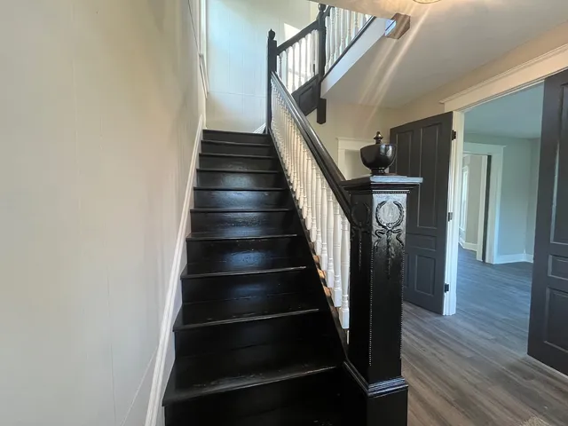 $249,999 | 195 West 3rd Avenue, Clifton, IL 60927